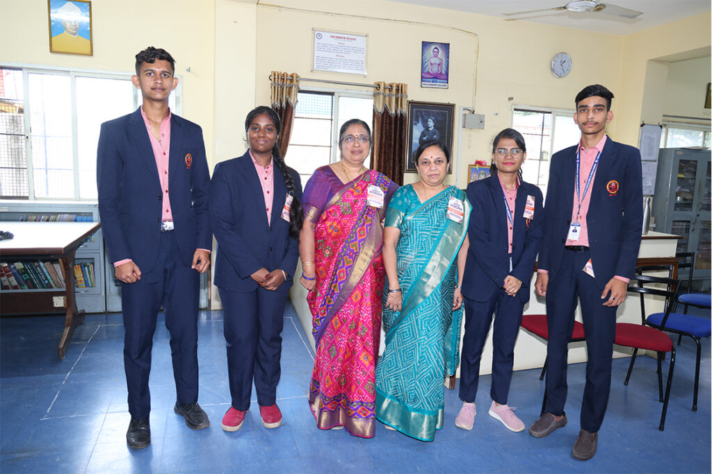 Students and faculty at SRN Adarsh PU College Bangalore